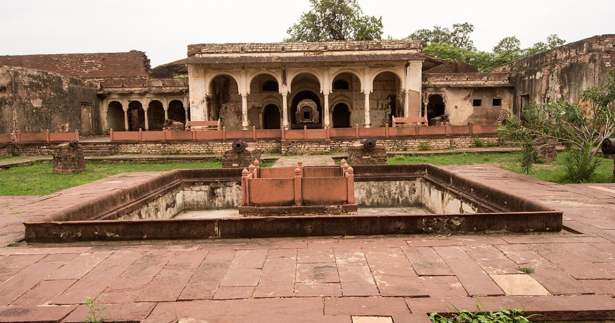 3-Tonne Scindia-Era Cannon Stolen from Historic Narwar Fort in Madhya Pradesh